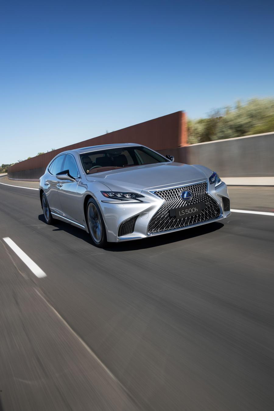  Lexus LS500h 2018 года  (AU) (фото 9 из 23)